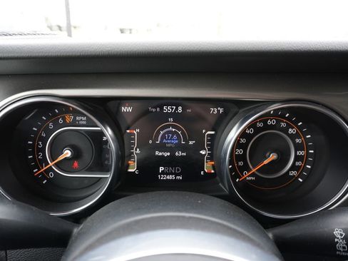 Used 2019 Jeep Wrangler Unlimited Sahara AWD/4WD image 15