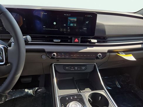 New 2026 Kia Carnival EX image 25