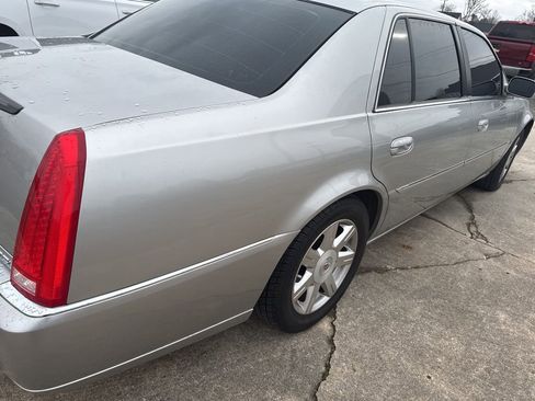 Used 2007 Cadillac DTS Luxury I w/ Trunk Convenience Package image 9
