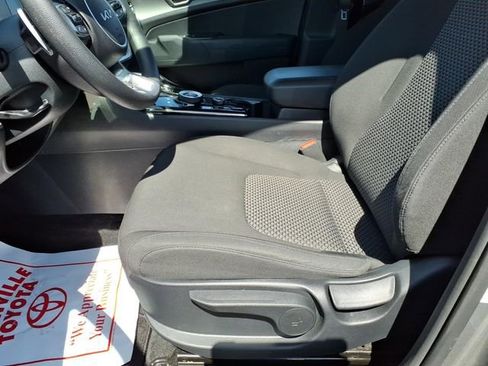 Used 2024 Kia Sportage LX image 14