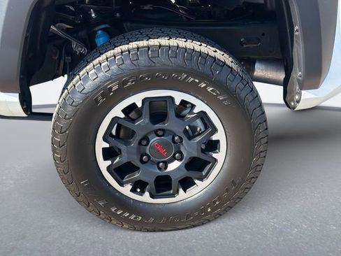 Used 2024 Toyota Tacoma TRD Off-Road image 10