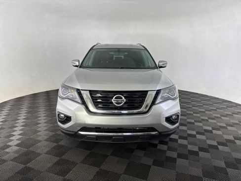 Used 2019 Nissan Pathfinder SV AWD/4WD image 2
