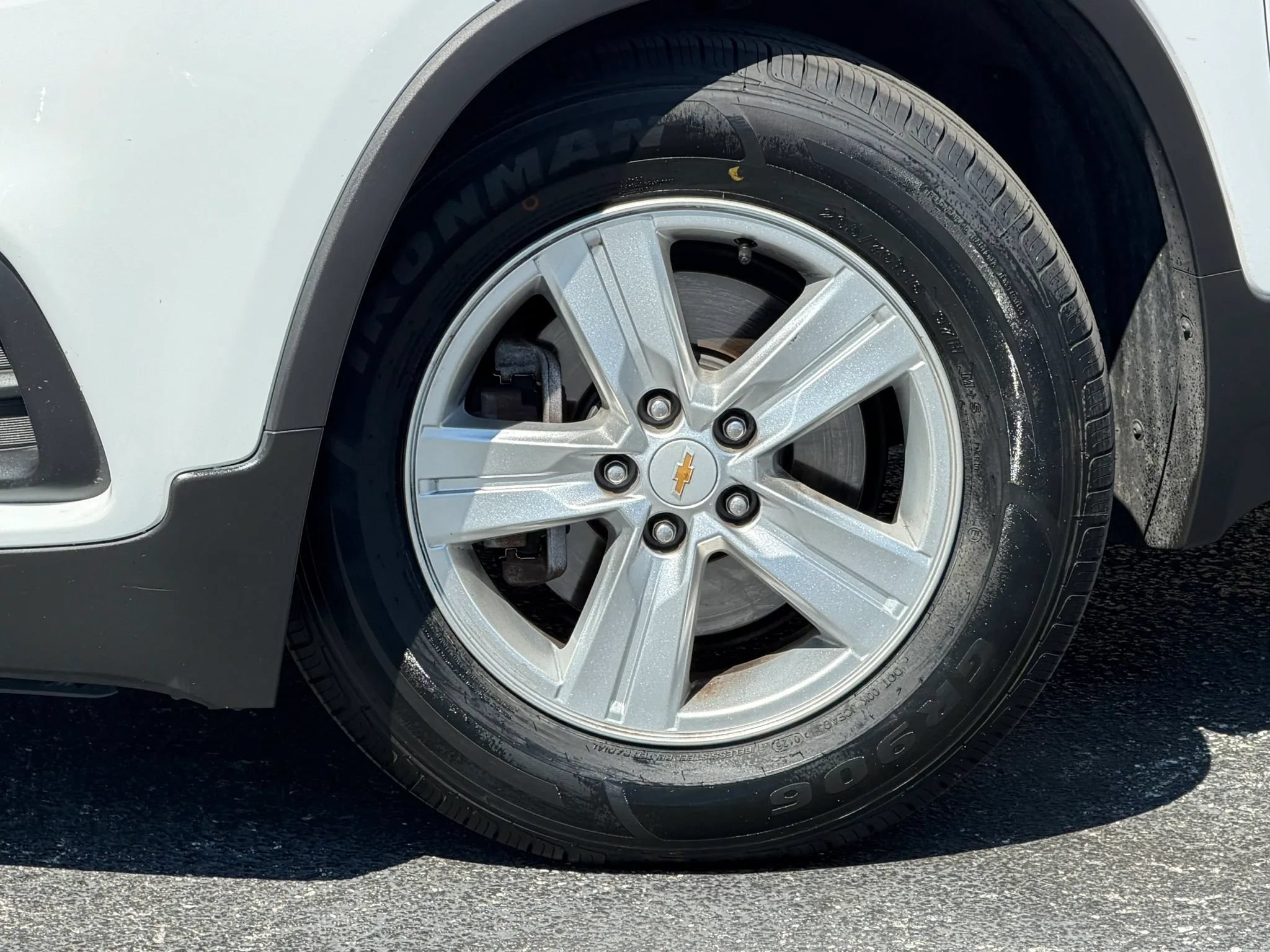 Used 2017 Chevrolet Trax LT w/ LT Convenience Package FWD image 4