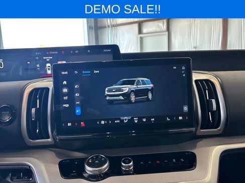 New 2025 Ford Expedition Active image 9