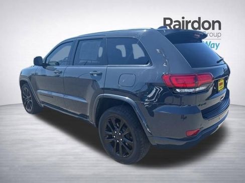 Used 2018 Jeep Grand Cherokee Altitude AWD/4WD image 5
