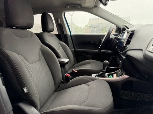 Used 2018 Jeep Compass Sport w/ Cold Weather Group FWD image 16
