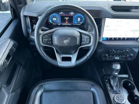 Used 2025 Ford Bronco Outer Banks image 15