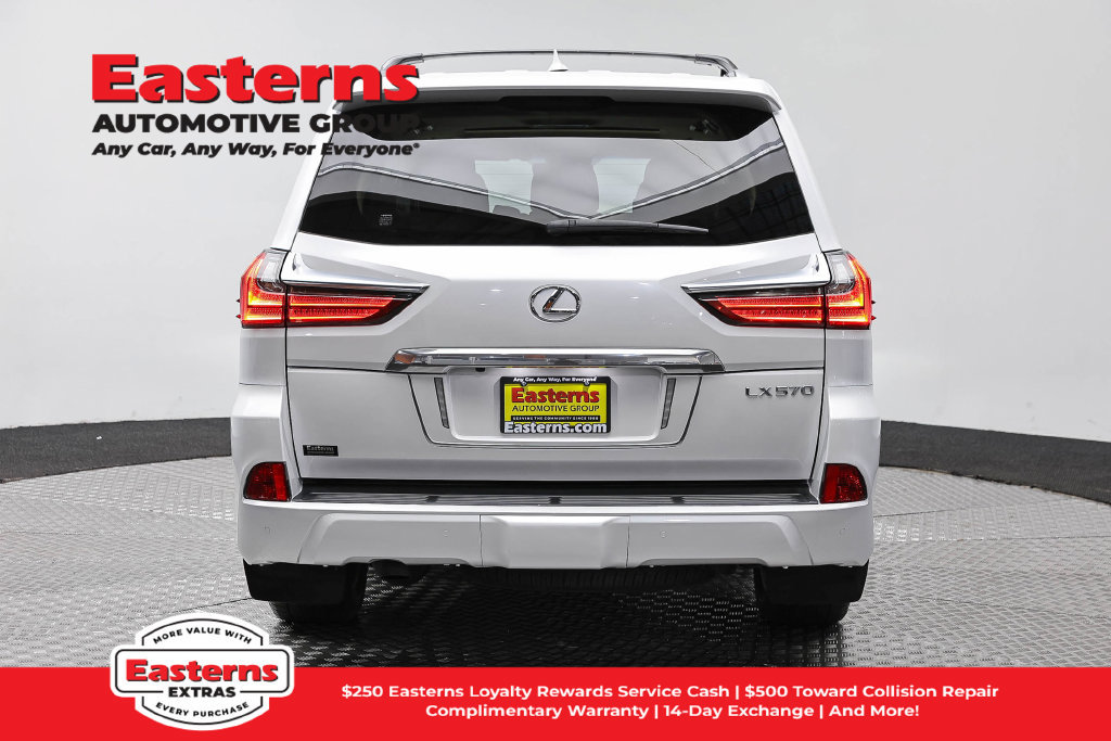 Used 2021 Lexus LX 570 4WD w/ Luxury Package image 7
