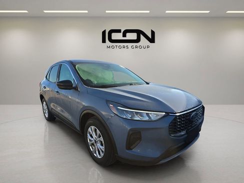 Used 2024 Ford Escape Active w/ Cold Weather Package image 4