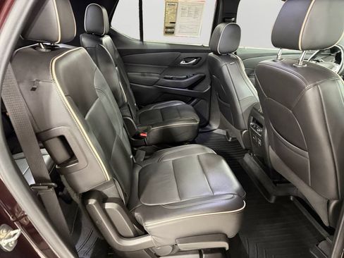Used 2022 Chevrolet Traverse Premier FWD image 13