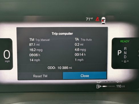 Certified 2023 Volvo XC60 T8 Plus w/ Protection Package Premier AWD/4WD image 31