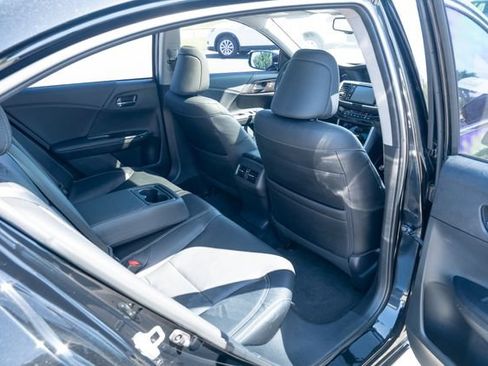 Used 2017 Honda Accord EX-L image 37