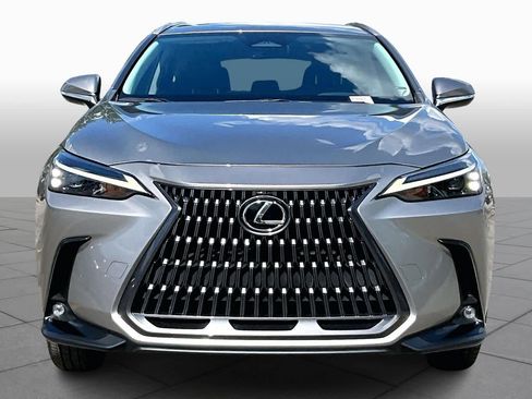 Used 2024 Lexus NX 250 FWD w/ Towing Package (2000 Lbs) image 4