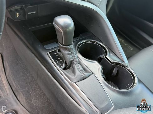 Used 2018 Toyota Camry SE w/ Moonroof Package FWD image 13