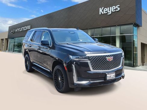 Used 2023 Cadillac Escalade Premium Luxury w/ Performance Package AWD/4WD image 3
