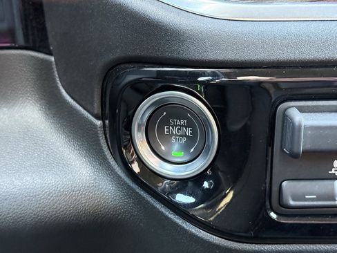 Used 2025 Chevrolet Silverado 3500 LT w/ Convenience Package image 24