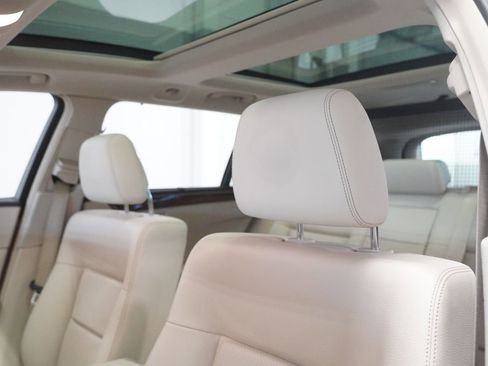 Used 2015 Mercedes-Benz E 350 4MATIC Wagon image 12