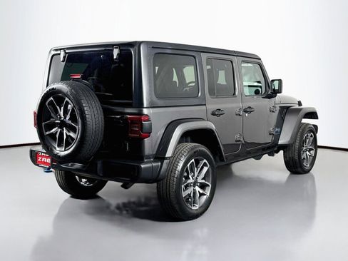 Used 2024 Jeep Wrangler Unlimited w/ Convenience Group AWD/4WD image 5