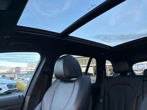 Used 2022 BMW X5 xDrive40i w/ Premium Package image 54