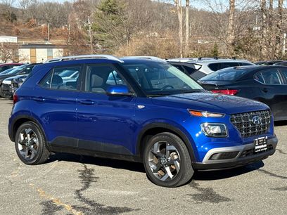 Used 2023 Hyundai Venue SEL w/ Cargo Package