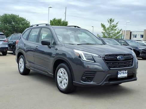 Used 2022 Subaru Forester AWD/4WD image 3