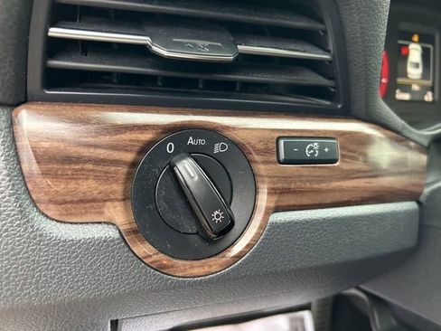 Used 2020 Volkswagen Passat 2.0T SEL image 25