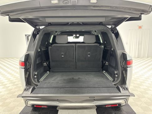 Used 2023 Rivian R1S Launch Edition image 15