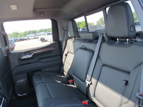New 2026 GMC Sierra 1500 Denali w/ Denali Reserve Package AWD/4WD image 16
