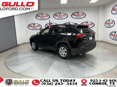 Used 2019 Toyota RAV4 LE FWD image 8