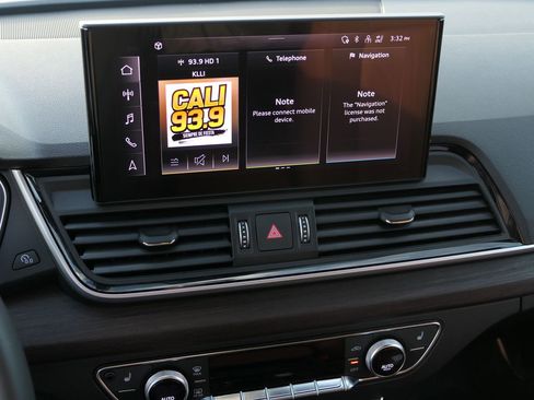 Used 2024 Audi Q5 2.0T Premium w/ Convenience Package image 24