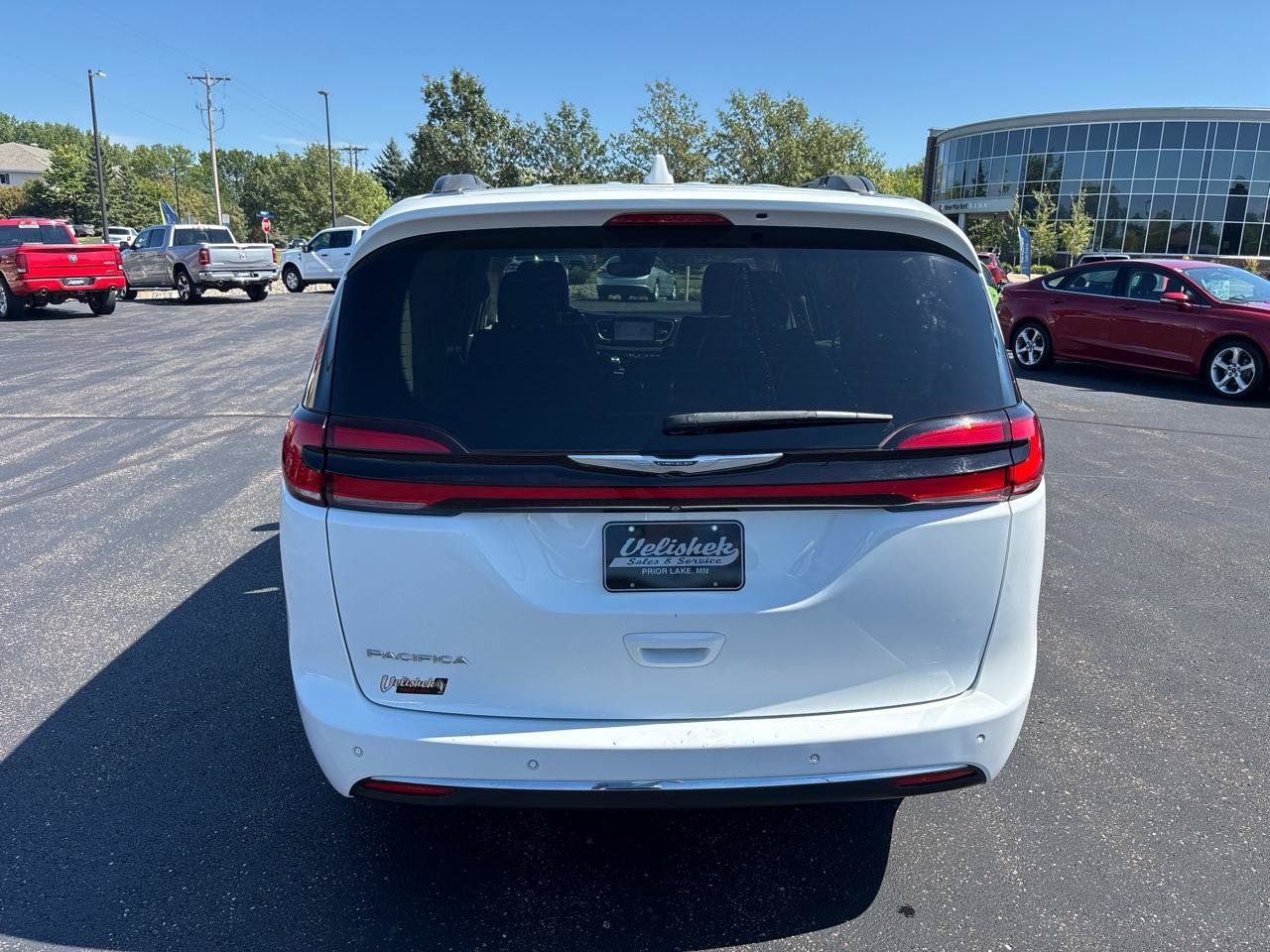 Used 2022 Chrysler Pacifica Touring-L FWD image 4