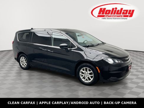 Used 2019 Chrysler Pacifica LX image 1
