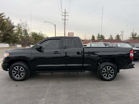 Used 2017 Toyota Tundra SR5 image 4