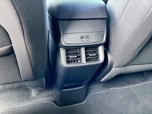 New 2027 Chevrolet Equinox LT AWD/4WD image 17