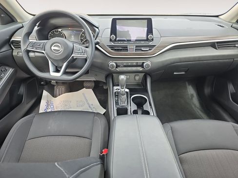 Used 2024 Nissan Altima 2.5 SV image 10