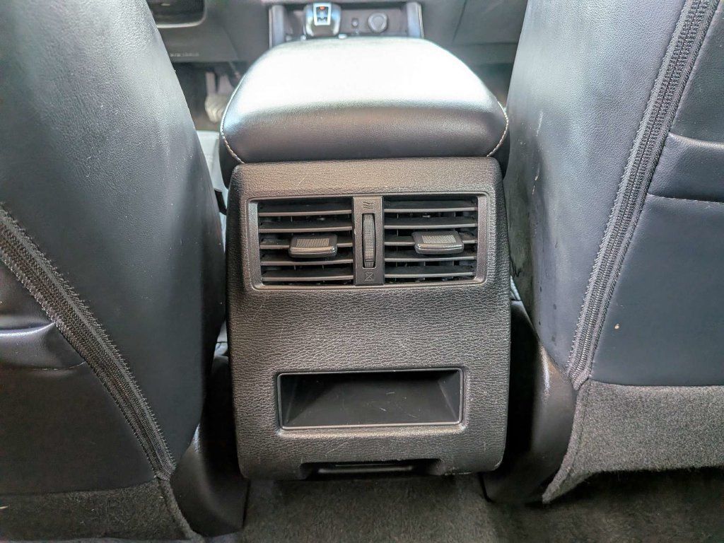 Used 2024 Mitsubishi Outlander SE AWD/4WD image 23