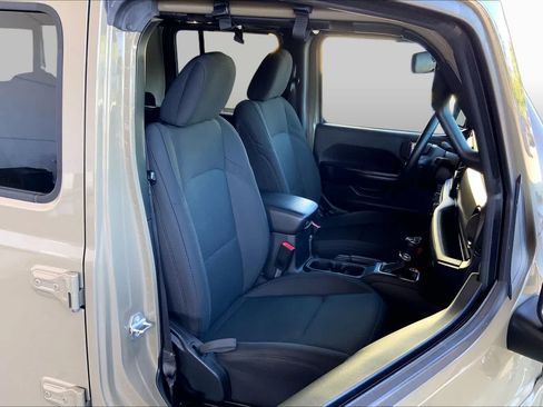 Used 2020 Jeep Gladiator Sport w/ Quick Order Package 24S AWD/4WD image 9