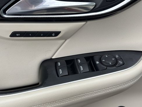 Used 2021 Buick Envision Essence image 12