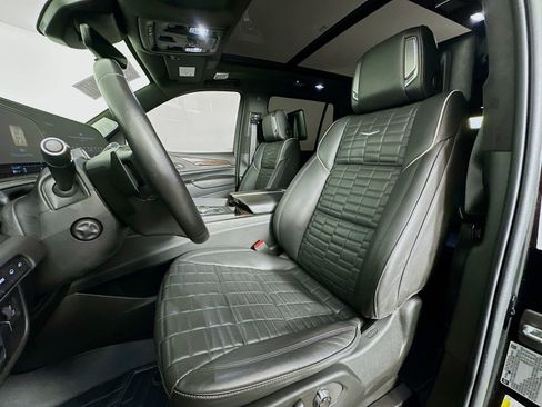 Used 2022 Cadillac Escalade Sport Platinum w/ LPO, ONYX Package AWD/4WD image 23