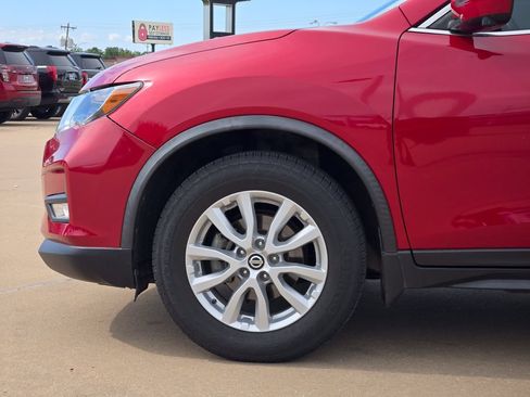 Used 2017 Nissan Rogue SV w/ SV Premium Package FWD image 27