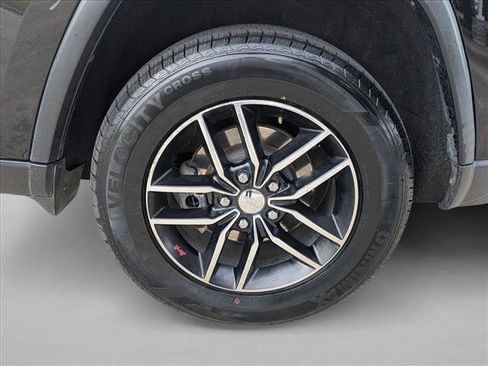 Used 2017 Jeep Grand Cherokee Trailhawk w/ Trailhawk Luxury Group AWD/4WD image 8