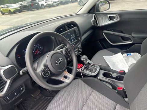 Used 2021 Kia Soul LX FWD image 6