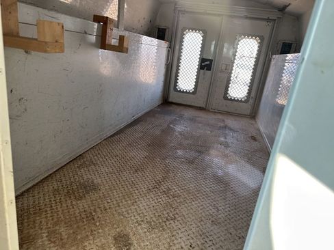 Used 2011 Chevrolet Express 3500 image 3