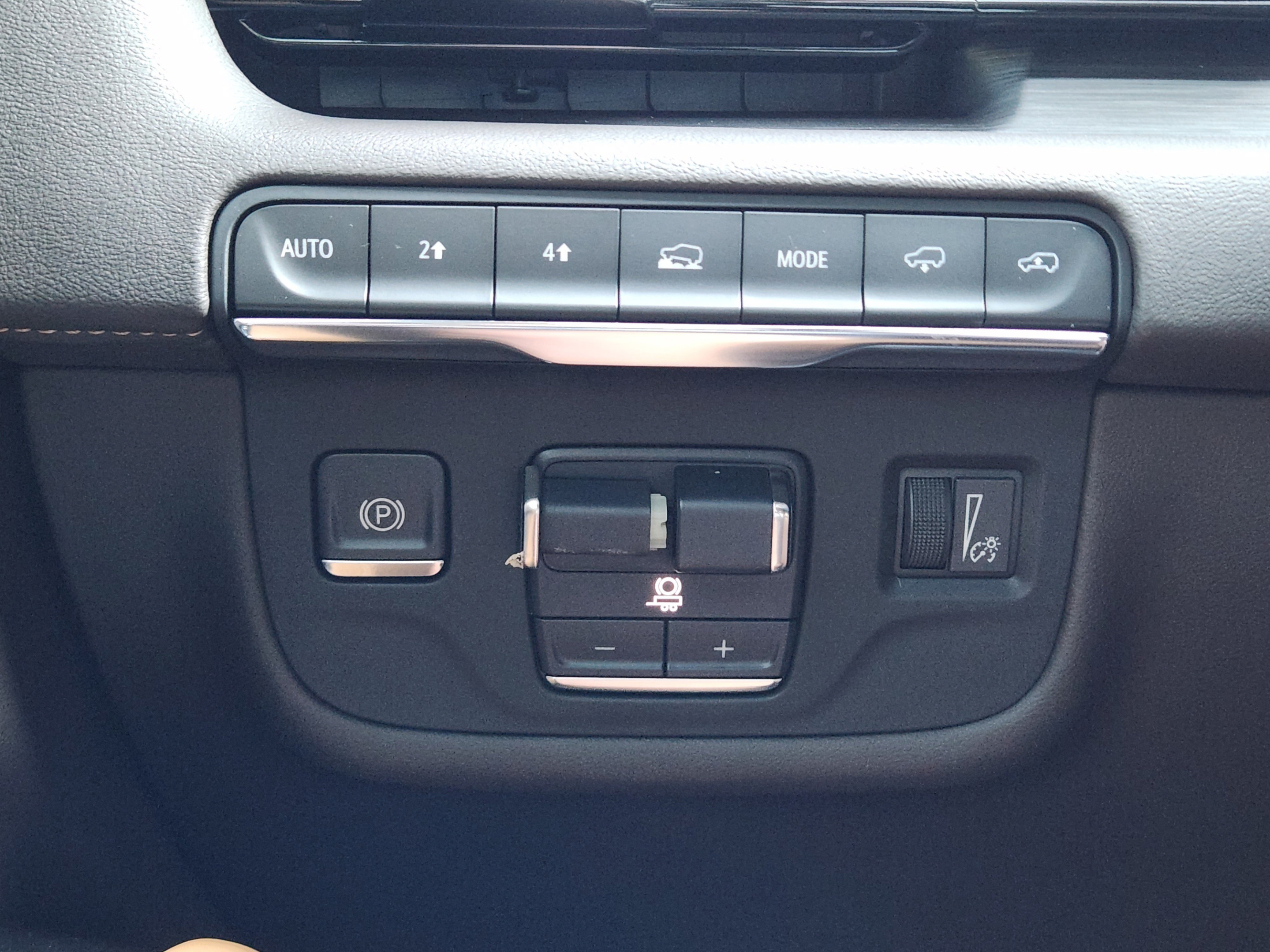 Used 2021 Cadillac Escalade Sport w/ Driver Assist Tech Package AWD/4WD image 18