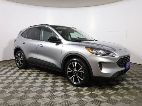 Certified 2022 Ford Escape SE w/ SE Sport Appearance Package AWD/4WD image 4