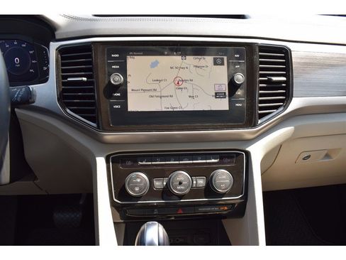 Used 2021 Volkswagen Atlas SEL Premium image 26