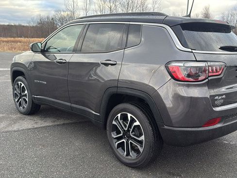 Used 2022 Jeep Compass Limited image 9