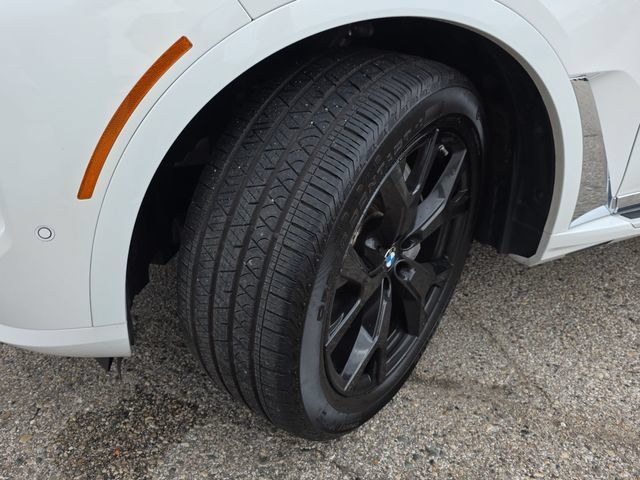 Used 2026 BMW X7 xDrive40i AWD/4WD image 36