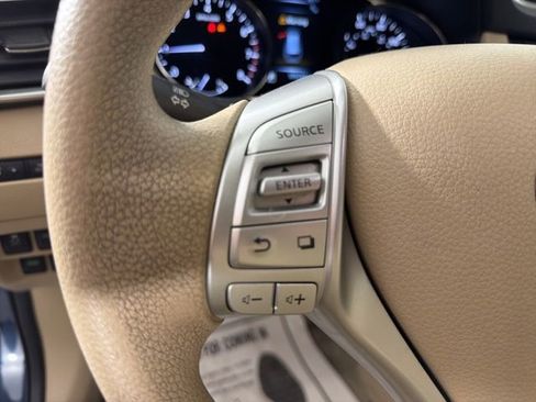 Used 2015 Nissan Rogue SV w/ SV Premium Package FWD image 24