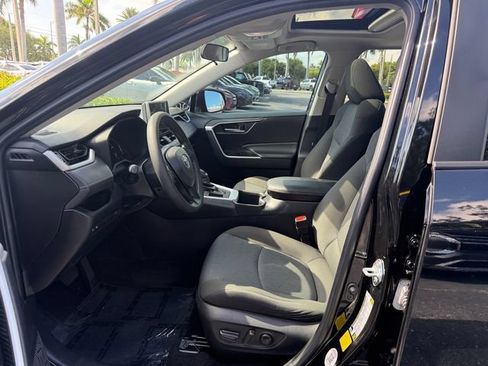 Used 2023 Toyota RAV4 XLE w/ Convenience Package FWD image 10